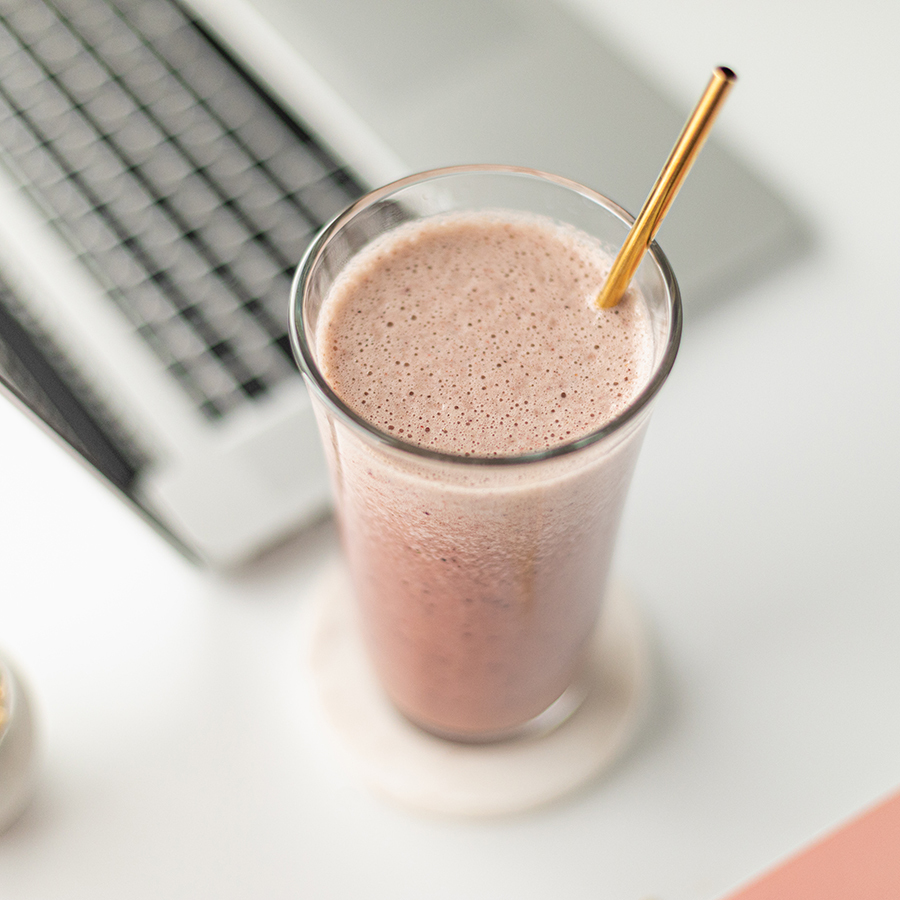 Wild blueberry-kale-maca smoothie - Shop TheMacaTeam.com.