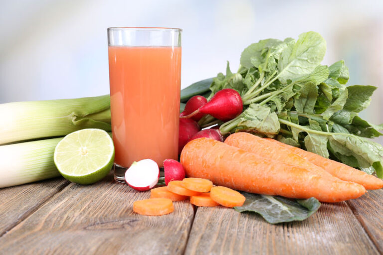 Fresh carrot, celery, radish, and citrus juice with Maca powder
